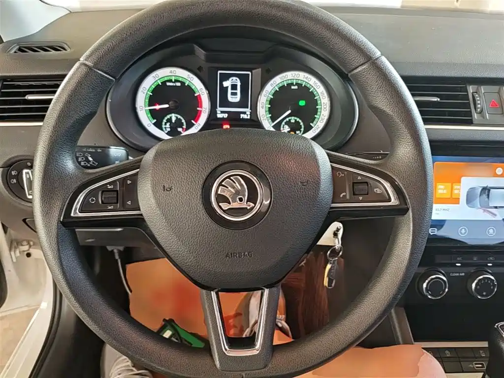 Skoda Octavia 2019 — фото 11