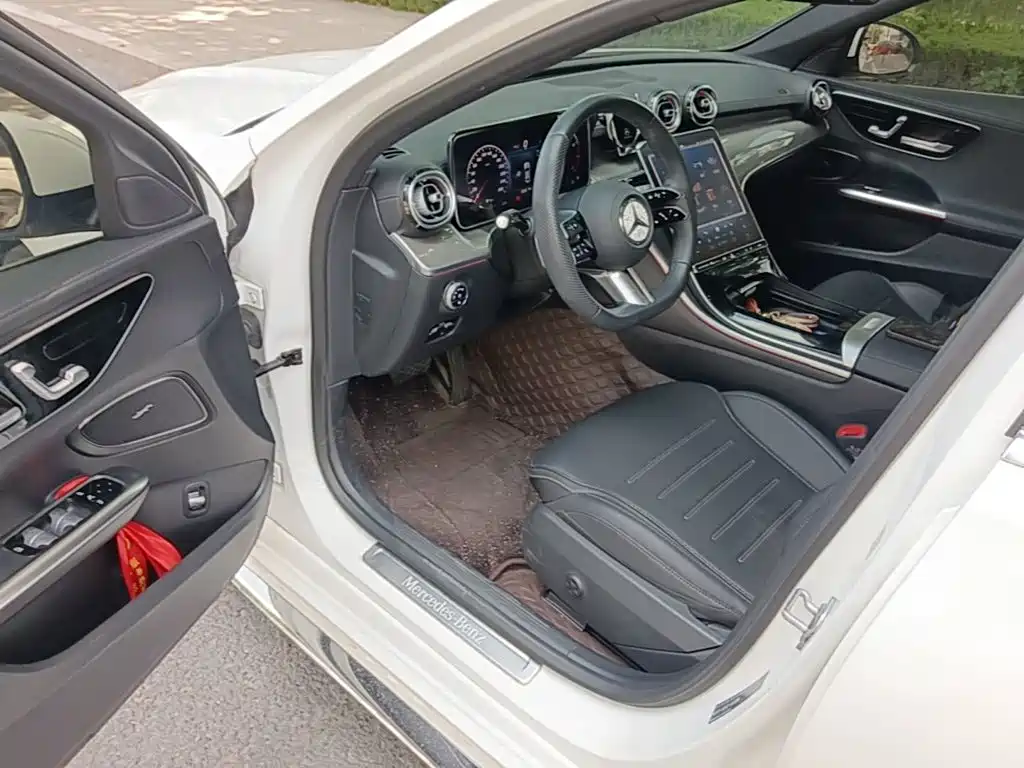 Mercedes-Benz C-Class 2024 — фото 16