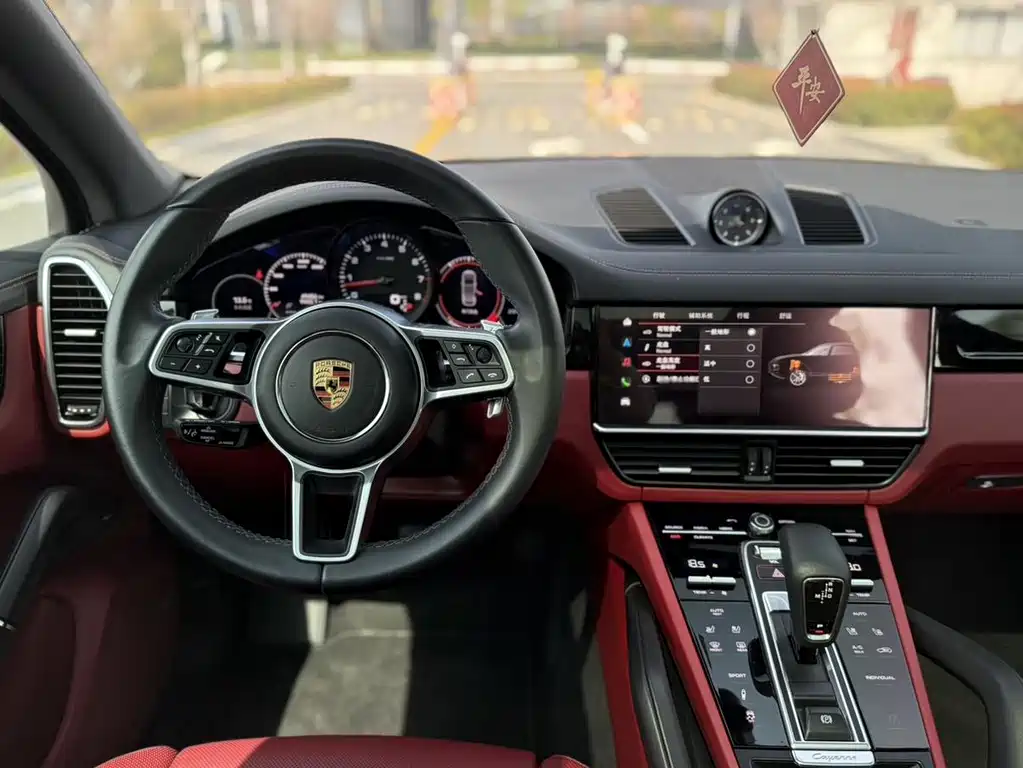 Porsche Cayenne 2022 — фото 14