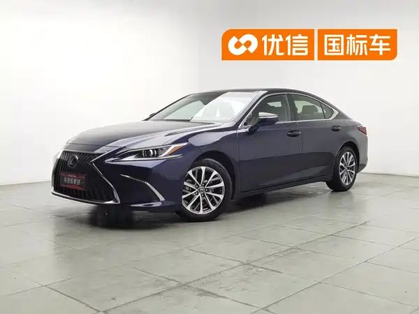 Lexus ES 2021