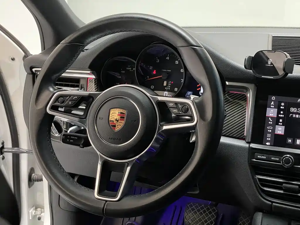 Porsche Macan 2018 — фото 12