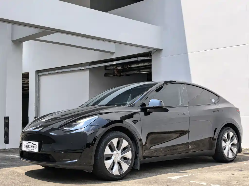 Tesla Model Y 2023 — фото 1