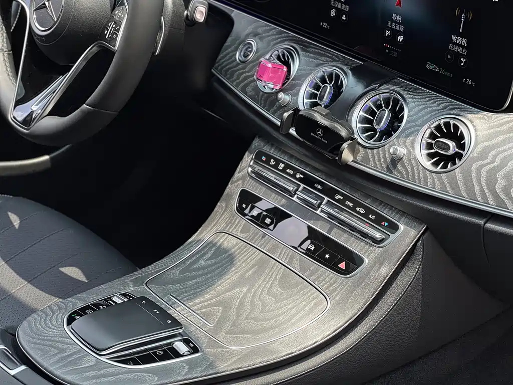 Mercedes-Benz E-Class 2023 — фото 13