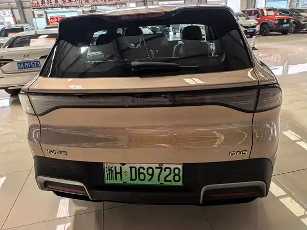 Changan Qiyuan Q05 2025