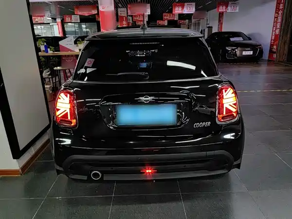 MINI MINI 2023