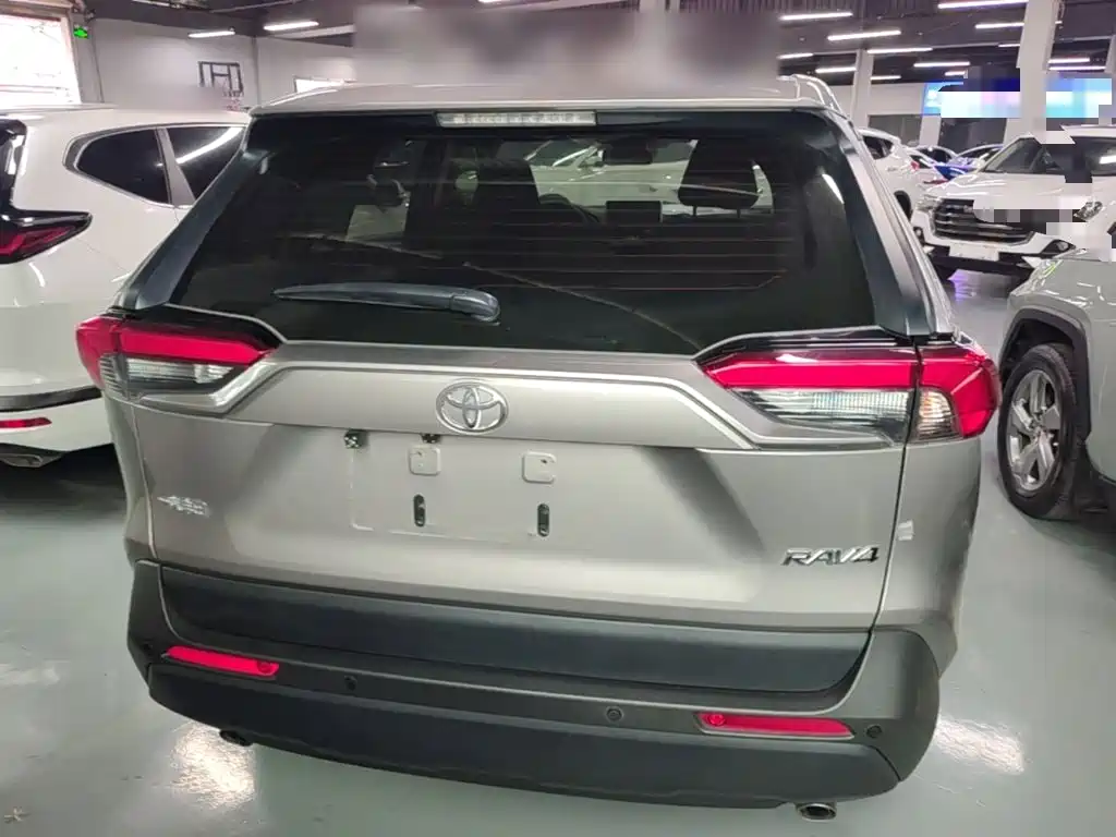 Toyota RAV4 2021