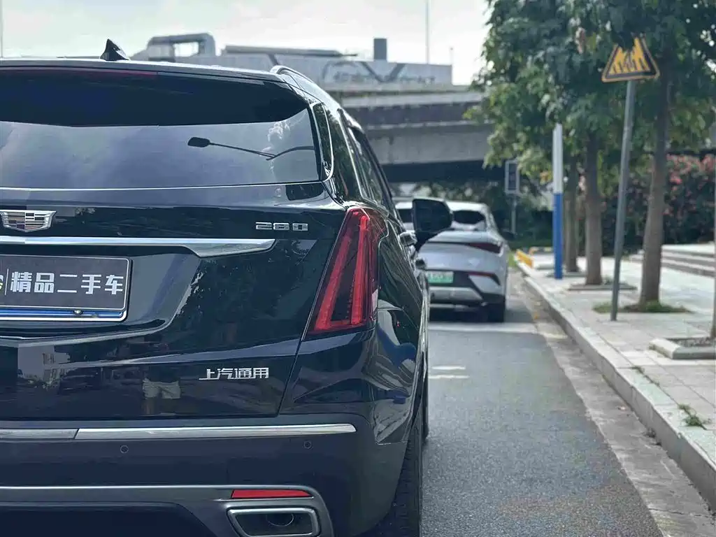 Cadillac XT5 2020 — фото 11