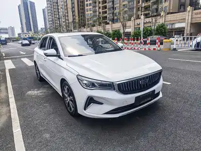 Geely Emgrand 2022
