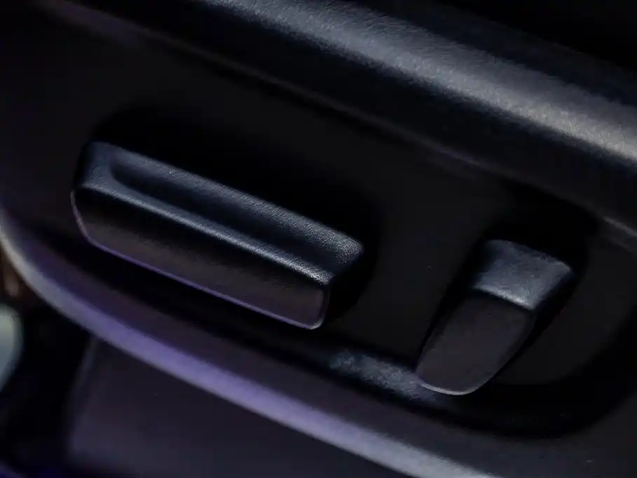Toyota Alphard 2021 — фото 15