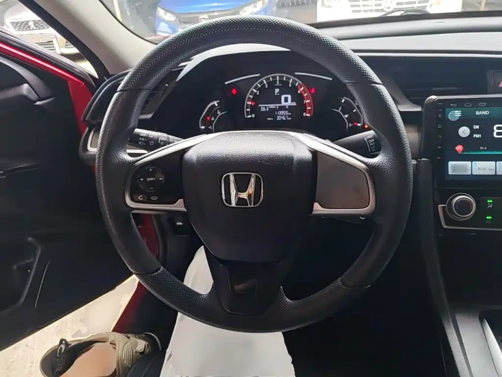 Honda Civic 2018 — фото 11