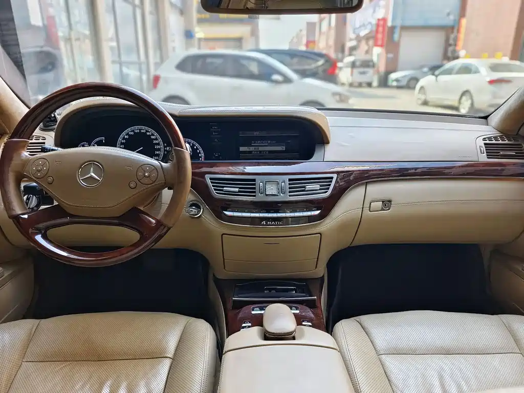 Mercedes-Benz S-Class 2011 — фото 13