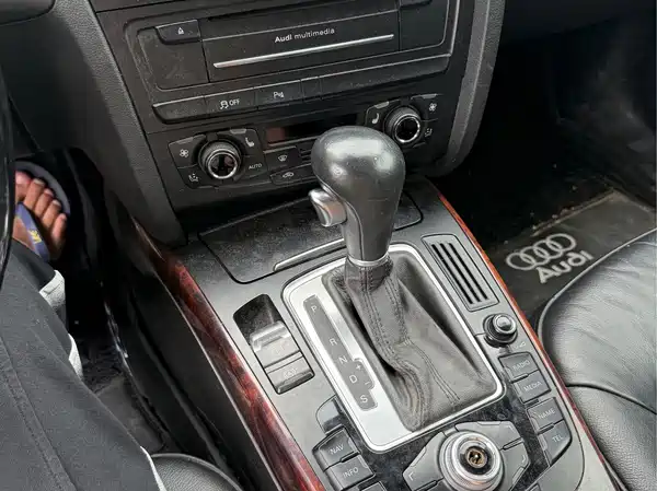 Audi A4L 2011