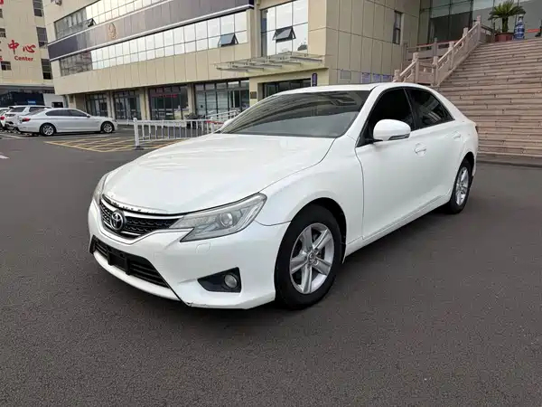 Toyota Reiz 2014