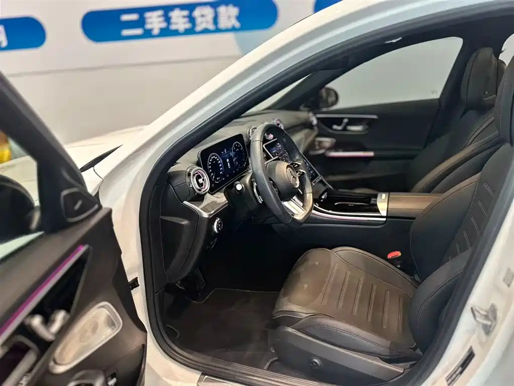 Mercedes-Benz C-Class 2024