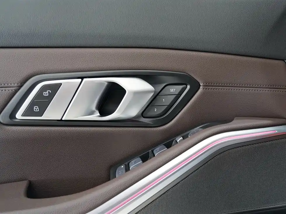 BMW 3 Series 2023 — фото 12