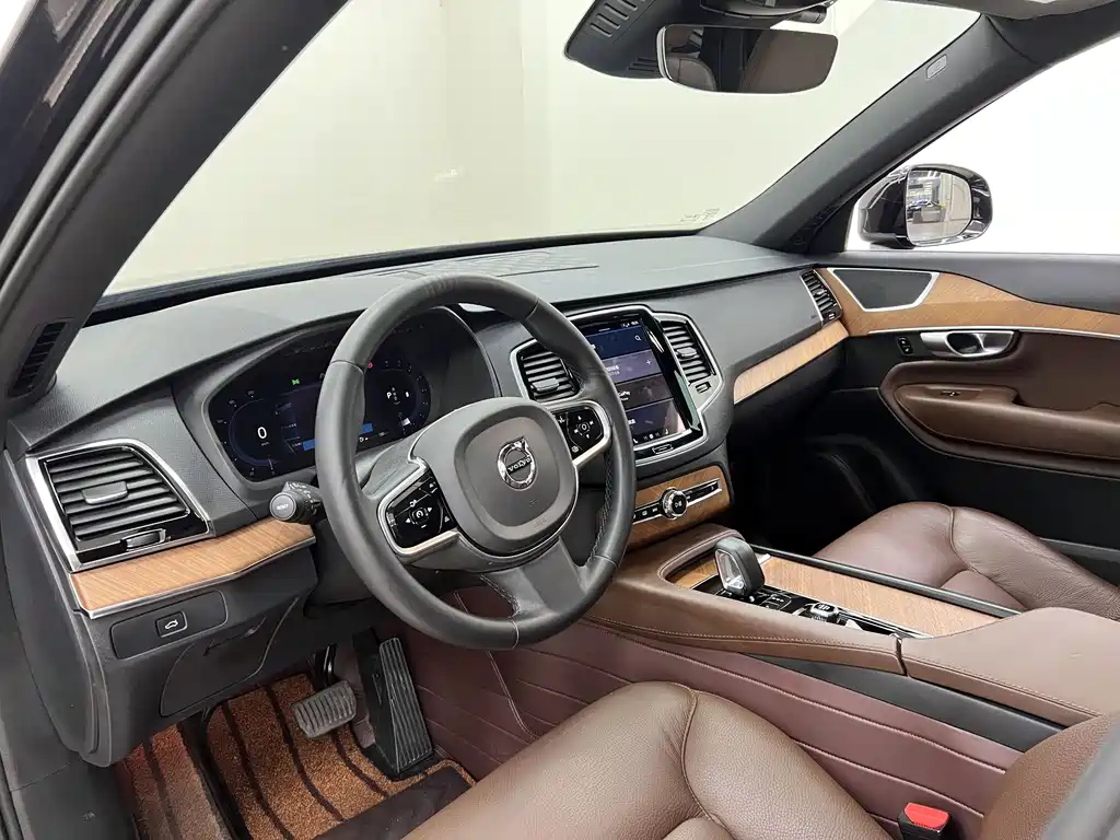 Volvo XC90 2023 — фото 10