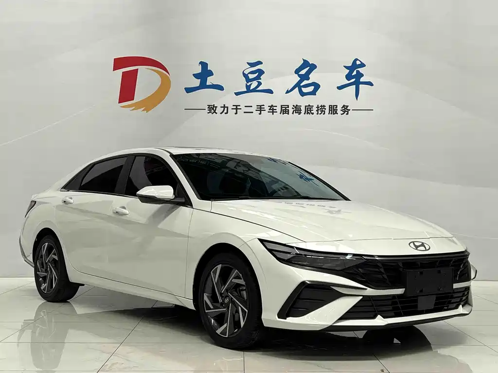 Hyundai Elantra 2023