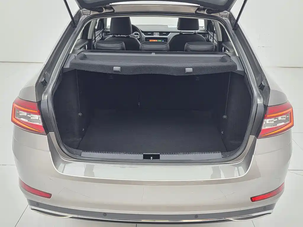 Skoda Octavia 2019 — фото 18
