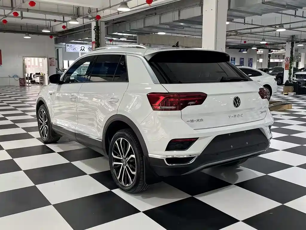 Volkswagen T-Roc 2023 — фото 7