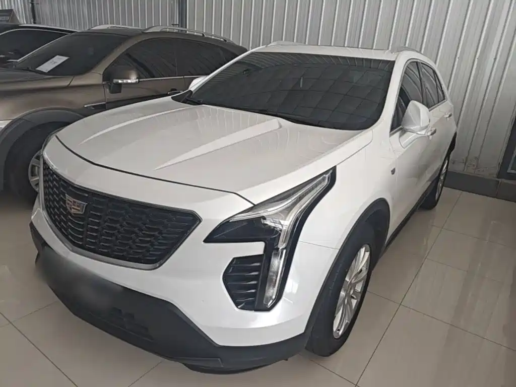 Cadillac XT4 2023 — фото 2