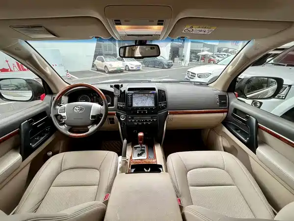 Toyota Land Cruiser 2015