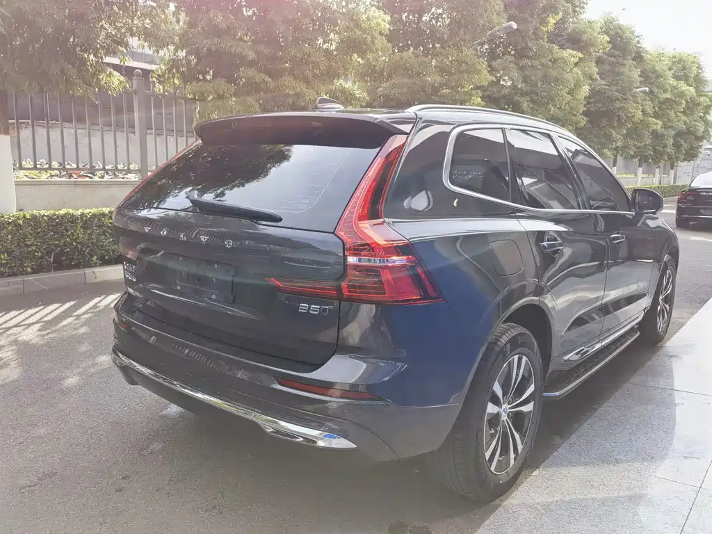 Volvo XC60 2023 — фото 5