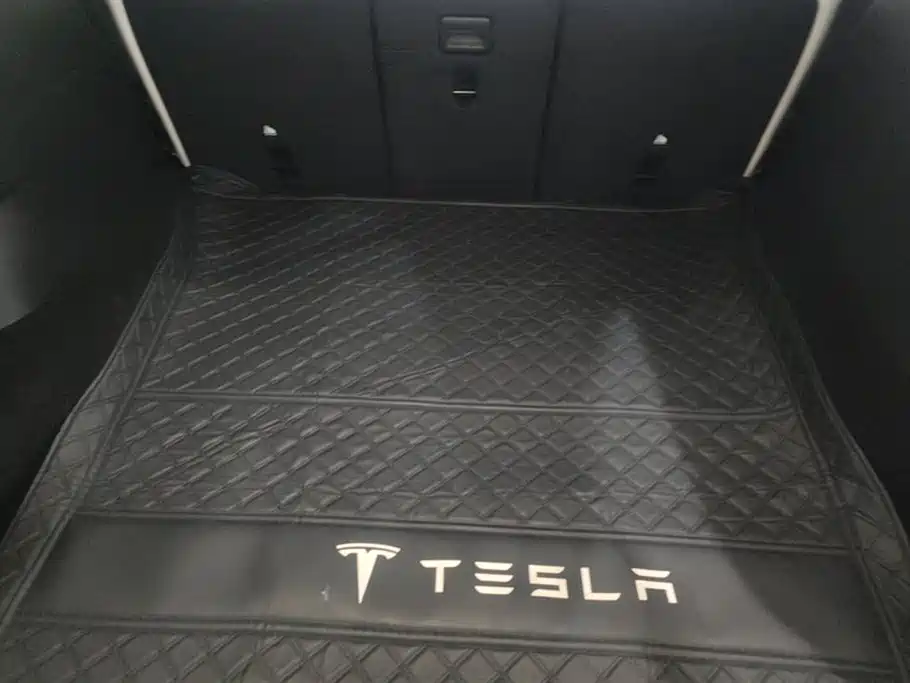 Tesla Model Y 2025 — фото 4