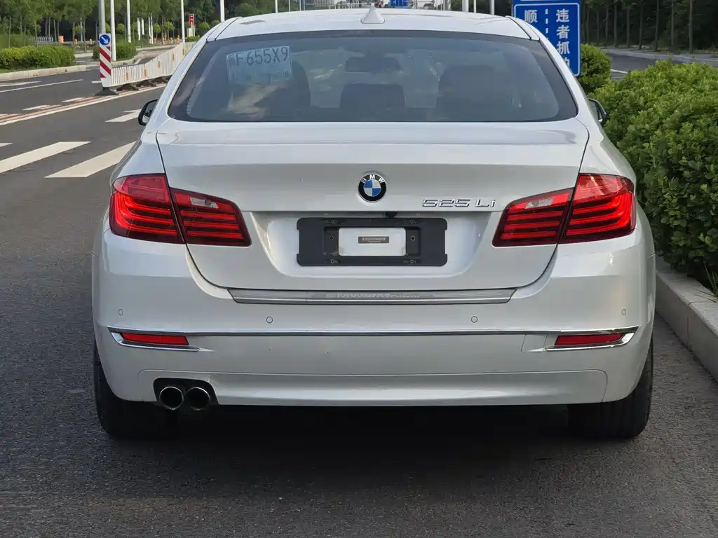 BMW 5 Series 2015 — фото 5