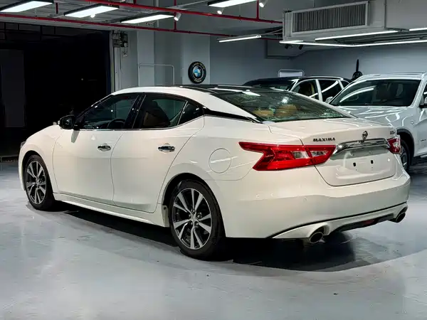 Nissan Sima 2017