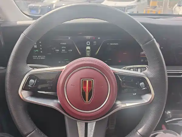 Hongqi E-HS9 2022