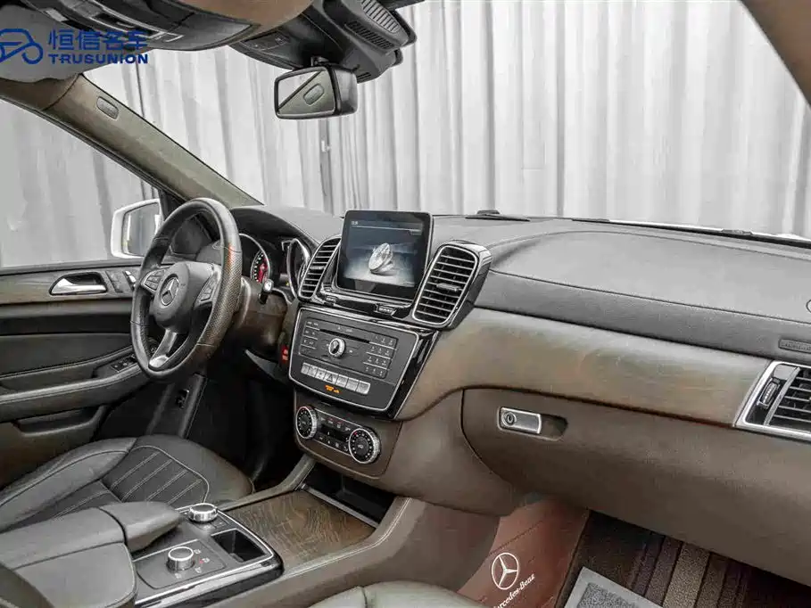 Mercedes-Benz GLE 2017 — фото 14