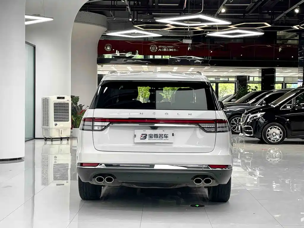 Lincoln Aviator 2020 — фото 11