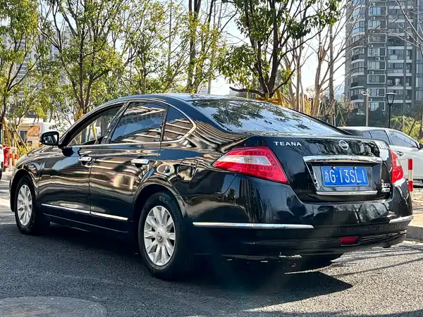 Nissan Teana 2010