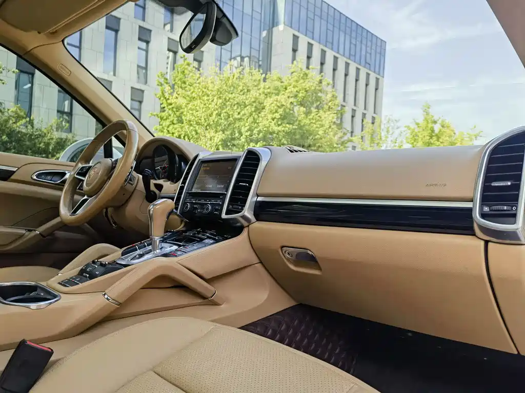 Porsche Cayenne 2015 — фото 12