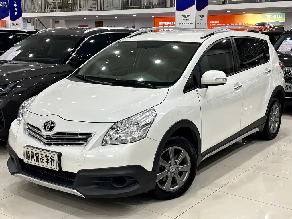 Toyota Verso 2016 — фото 23