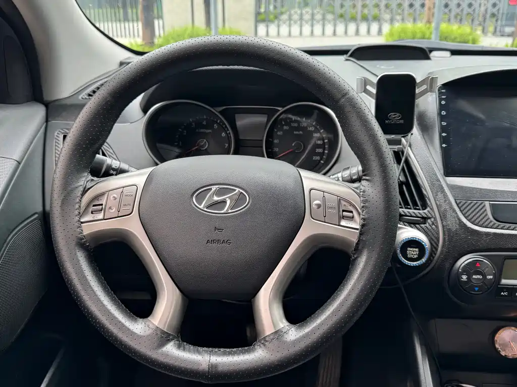 Hyundai ix35 2015 — фото 12