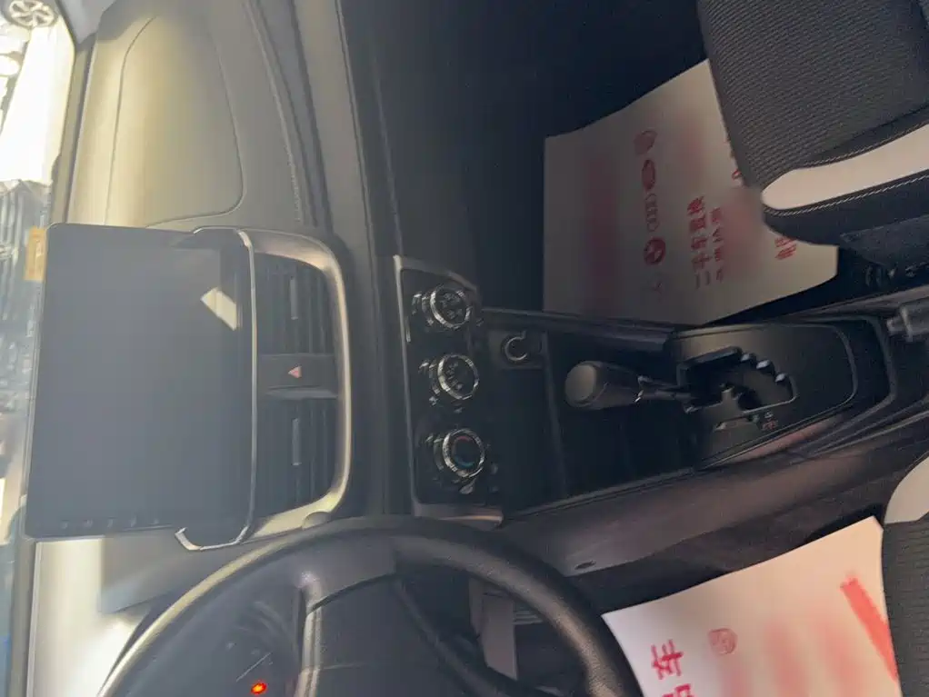 Toyota Yaris L 2021 — фото 13