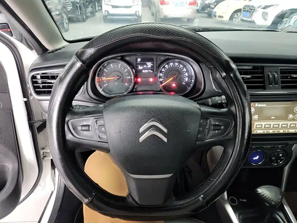Citroen C3-XR 2015 — фото 11