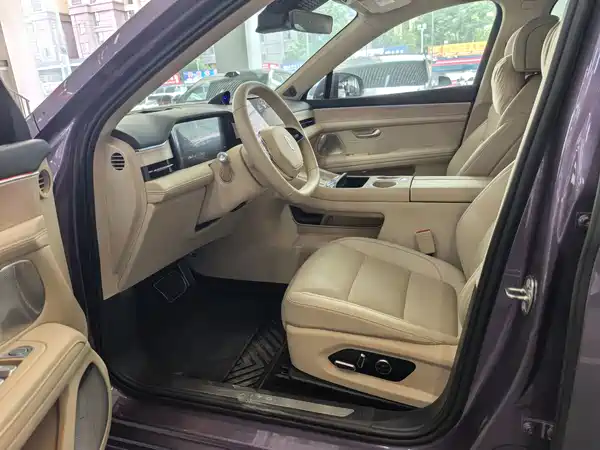 AITO M5 2025