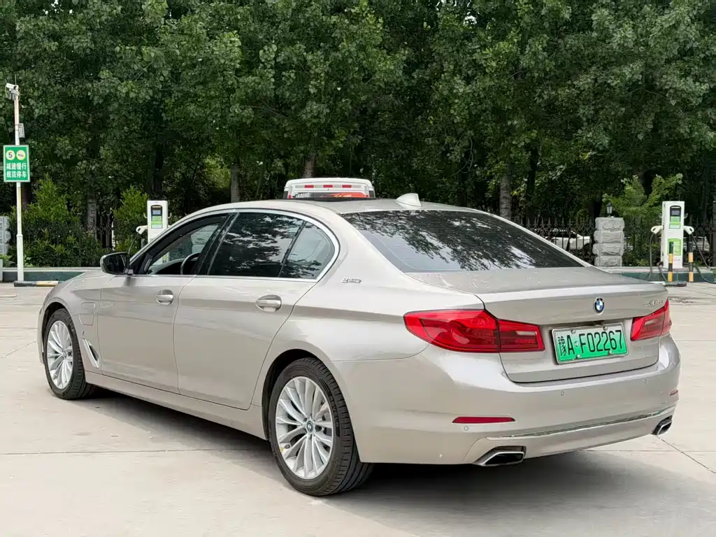 BMW 5 Series New Energy 2019 — фото 6