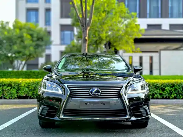 Lexus LS 2013