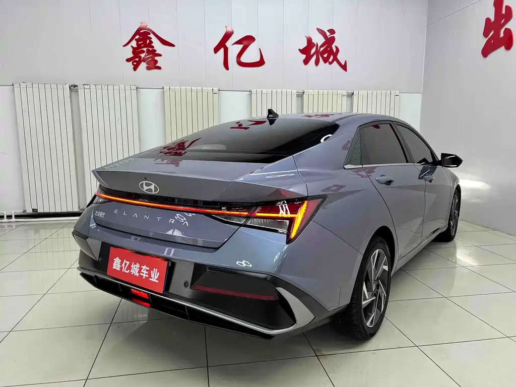 Hyundai Elantra 2023