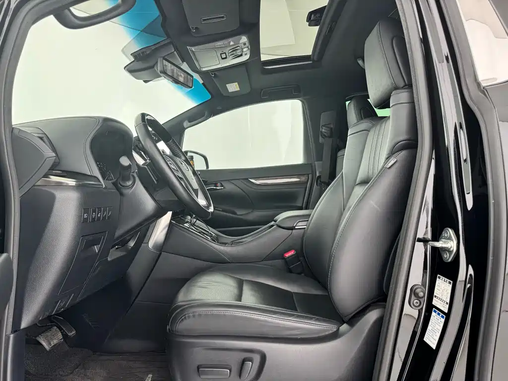 Toyota Vellfire 2023 — фото 9
