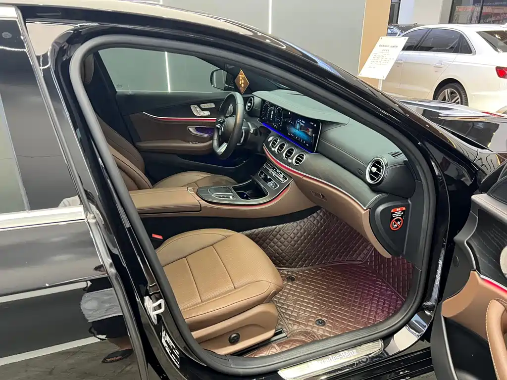Mercedes-Benz E-Class 2023 — фото 4