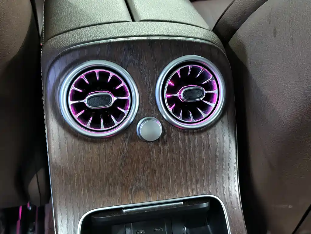 Mercedes-Benz E-Class 2023 — фото 10