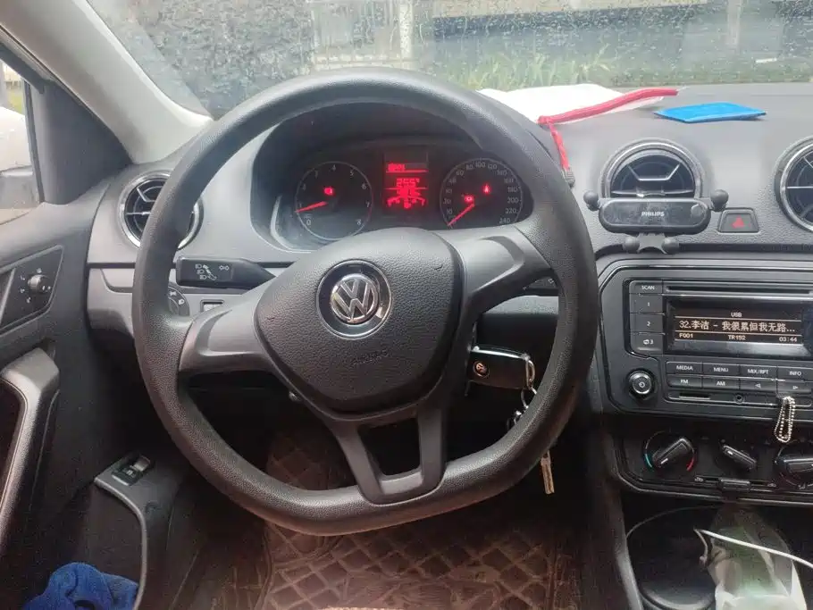 Volkswagen Jetta 2018 — фото 15