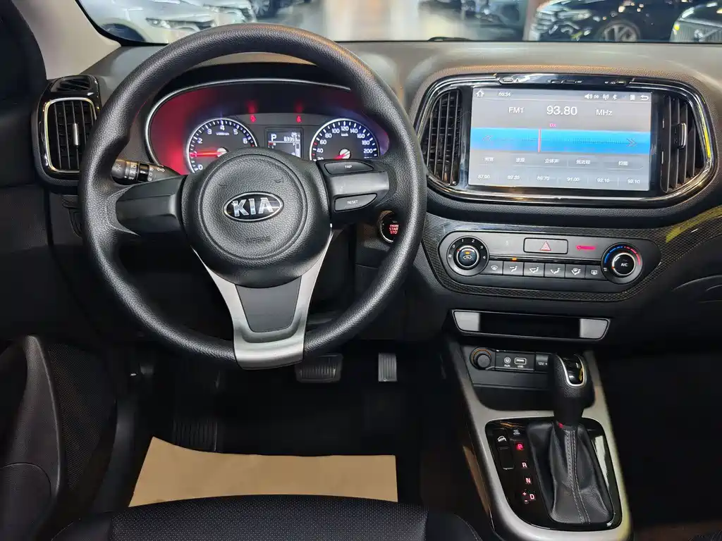Kia KX3 2016 — фото 11
