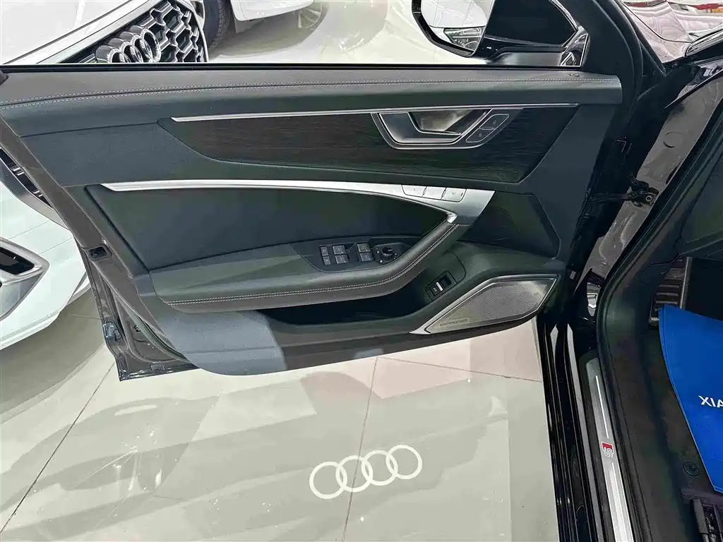 Audi A6L 2025 — фото 6