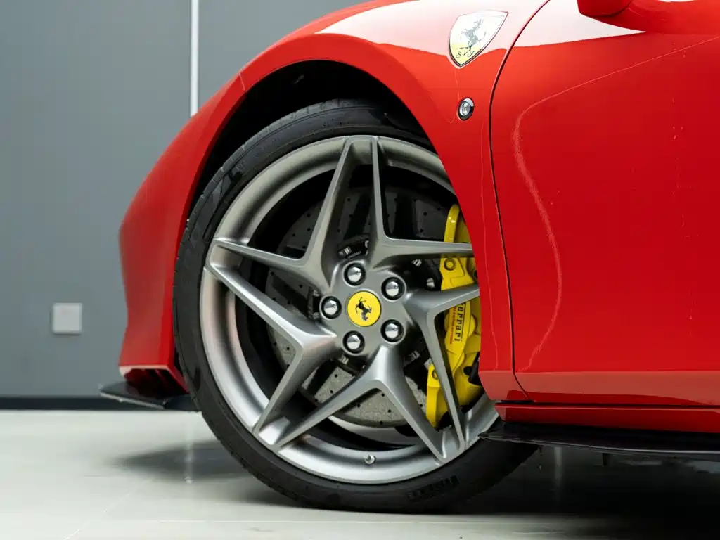 Ferrari F8 2023 — фото 7