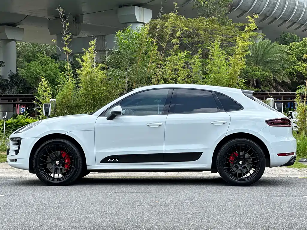 Porsche Macan 2017 — фото 7